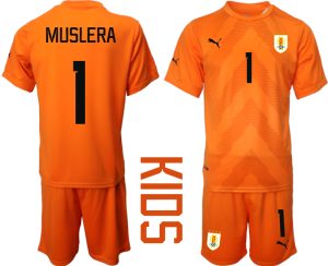 Kinder Uruguay FIFA WM Katar 2022 orange Torwarttrikot mit Namen MUSLERA 1